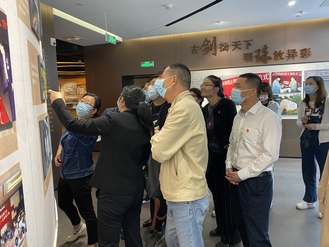 亚洲AV永久无码精品三区在线4