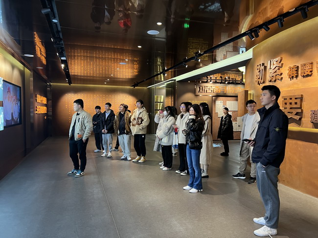 亚洲AV永久无码精品三区在线4