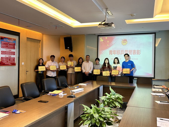 亚洲AV永久无码精品三区在线4