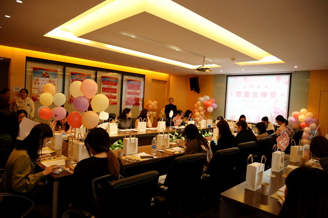 亚洲AV永久无码精品三区在线4